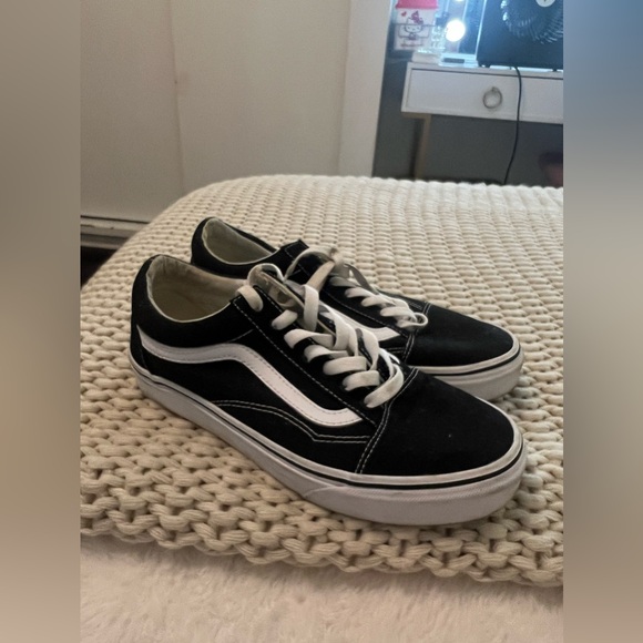 Vans - Picture 2 of 4